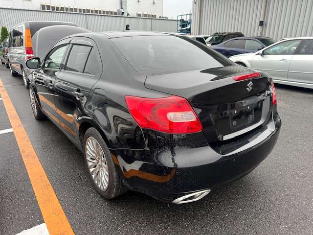 Suzuki, Kizashi Bonnet Fr 12/09 01/17
