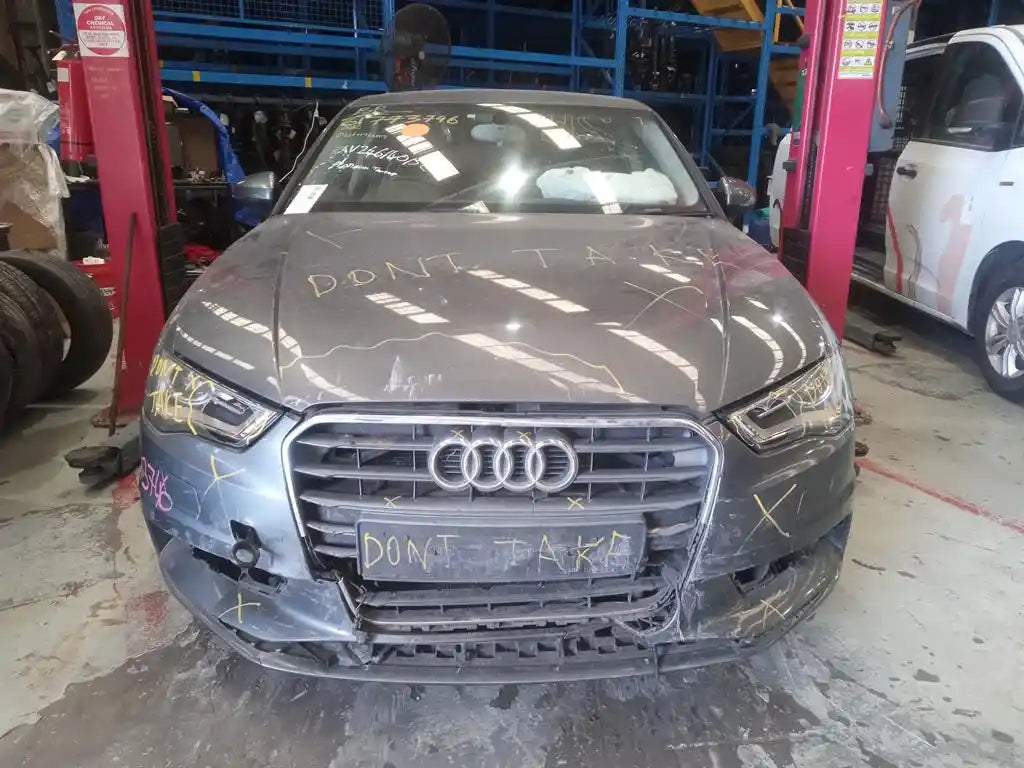 Audi, A3 Courtesy Light Front (Centre) Non Sunroof Switch Type Sedan/Hatch 8V 03/13 04/16