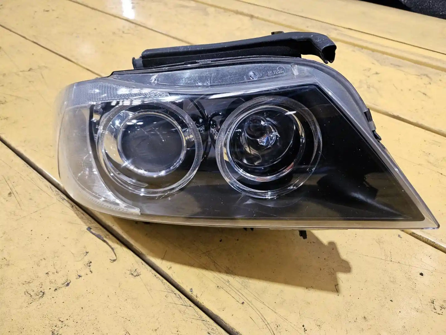 BMW, 3 Series Right Headlamp E90/E91 Sedan/Wagon Bi Xenon Non Adaptive Type 03/05 10/08