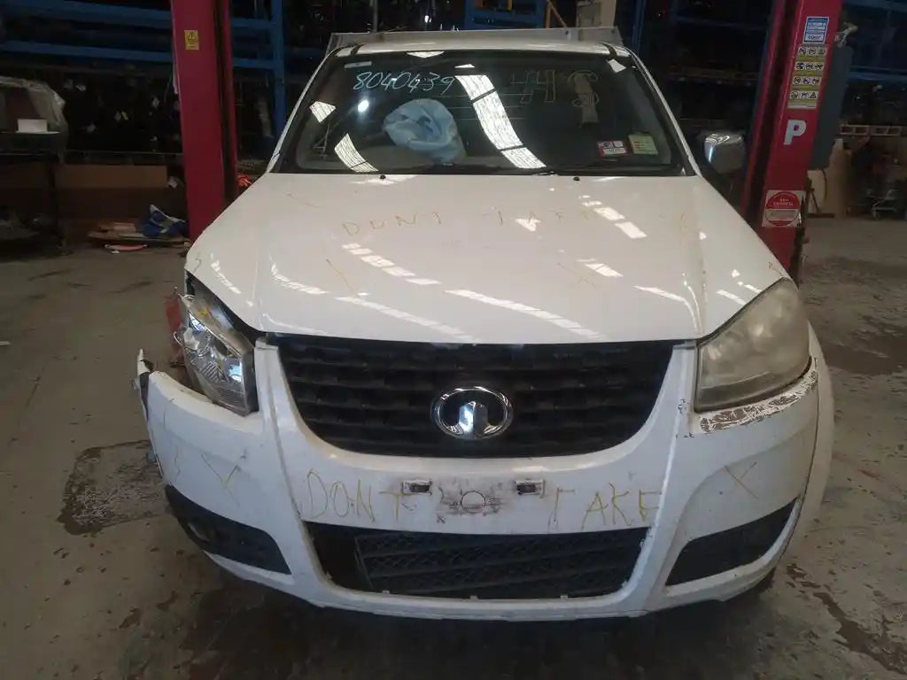 GWM, V200/V240 Left Headlamp K2 04/11 01/15