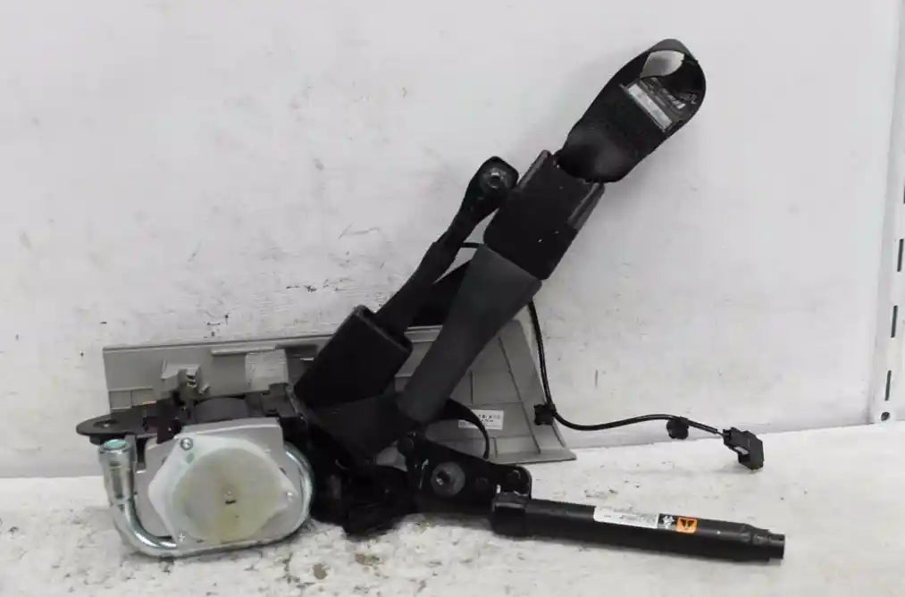 Holden, Trax Seat Belt Lh Front Assy (Belt And Stalk) Tj Series 08/13 09/16