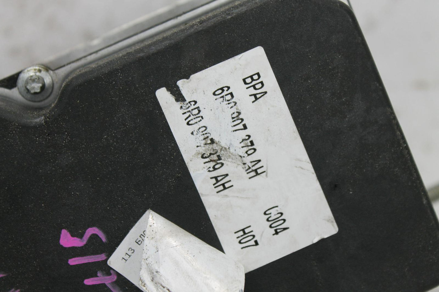 Audi, A1 Abs Pump/Modulator On Alloy P/N 6R0614517Am On Module P/N 6R0907379Bb 8X 04/11 11/12