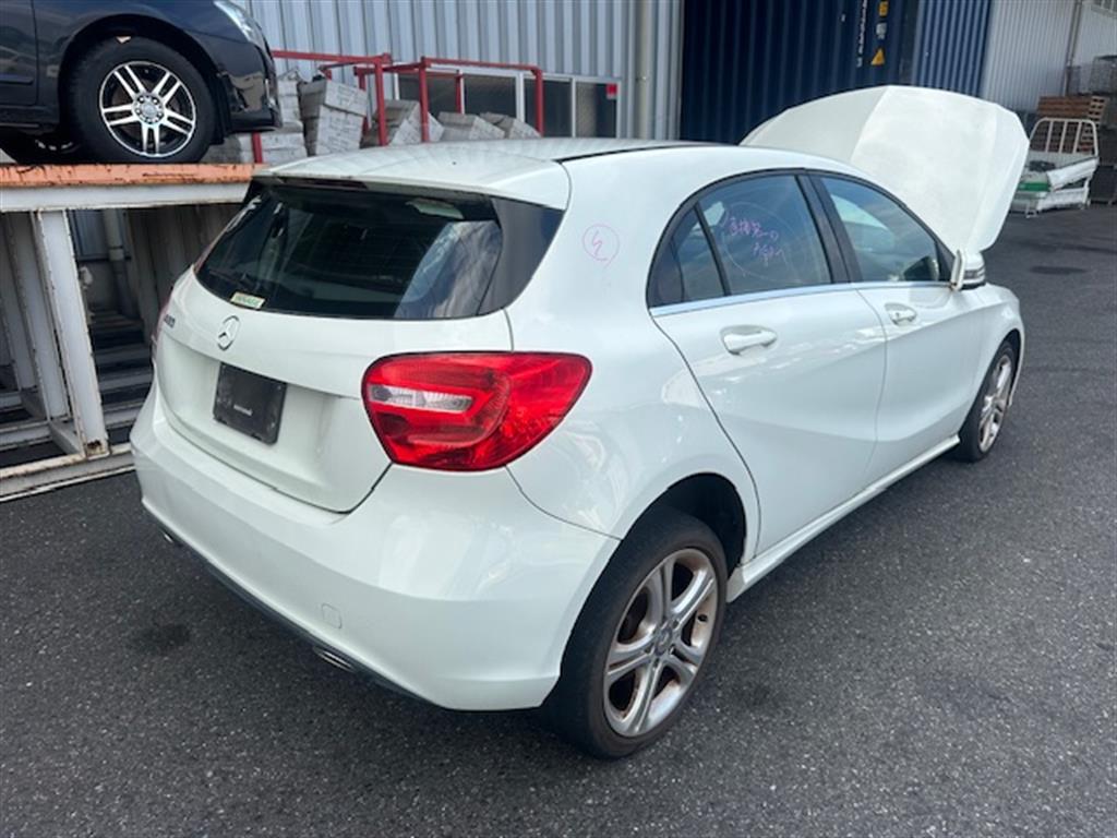 Mercedes, A Class Bonnet W176 09/12 03/18