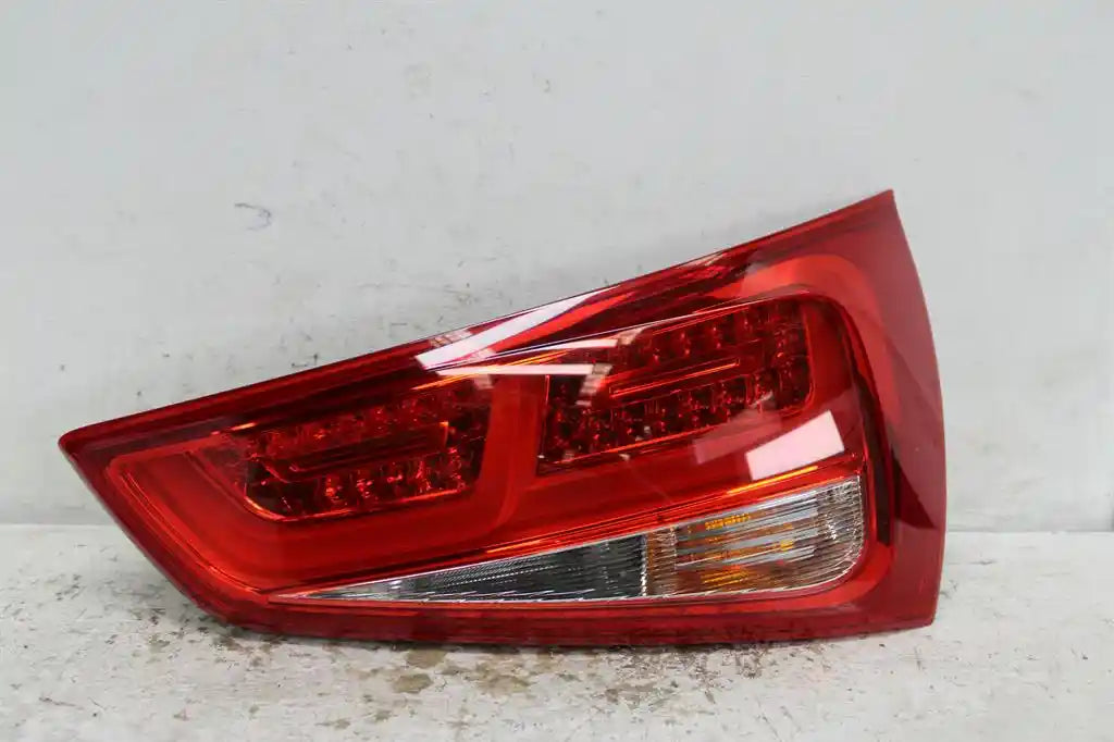 Audi, A1 Right Taillight A1 8X On Liftgate Led Type 12/10 02/15