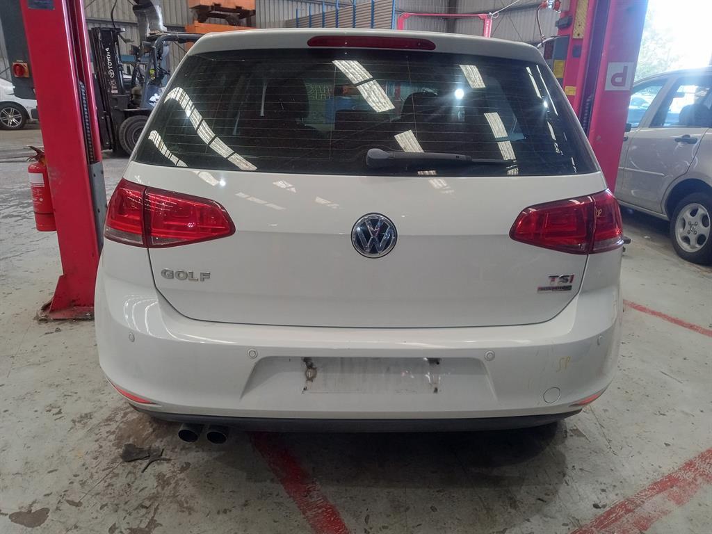 Volkswagen, Golf Rear Garnish Tailgate Lamp (Rh Side) Gen 7, Hatch, Non Tinted Type, 12/12 03/17