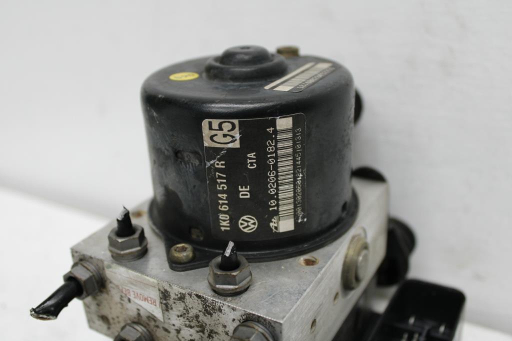 Volkswagen, Golf Abs Pump/Modulator Gen 5, On Motor P/N 1K0614517R, 06/04-02/09 J86494