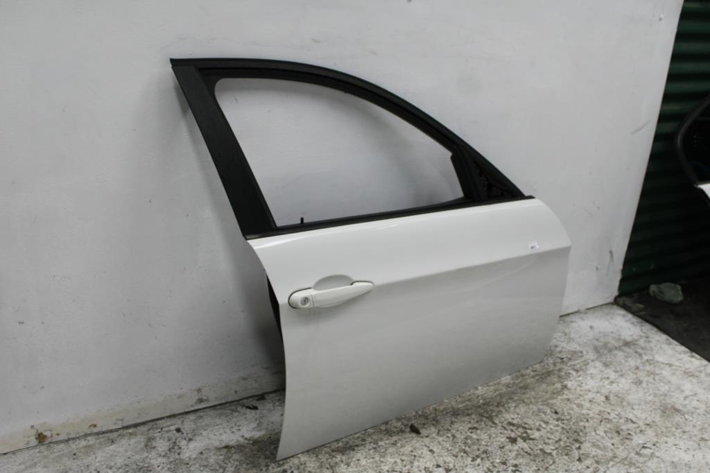 BMW, 3 Series Right Front Door E90/E91 Sedan/Wagon, 03/05 04/12