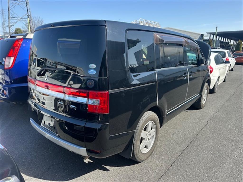 Mitsubishi, Delica, Overflow Bottle 5Th Gen 07- (Import)