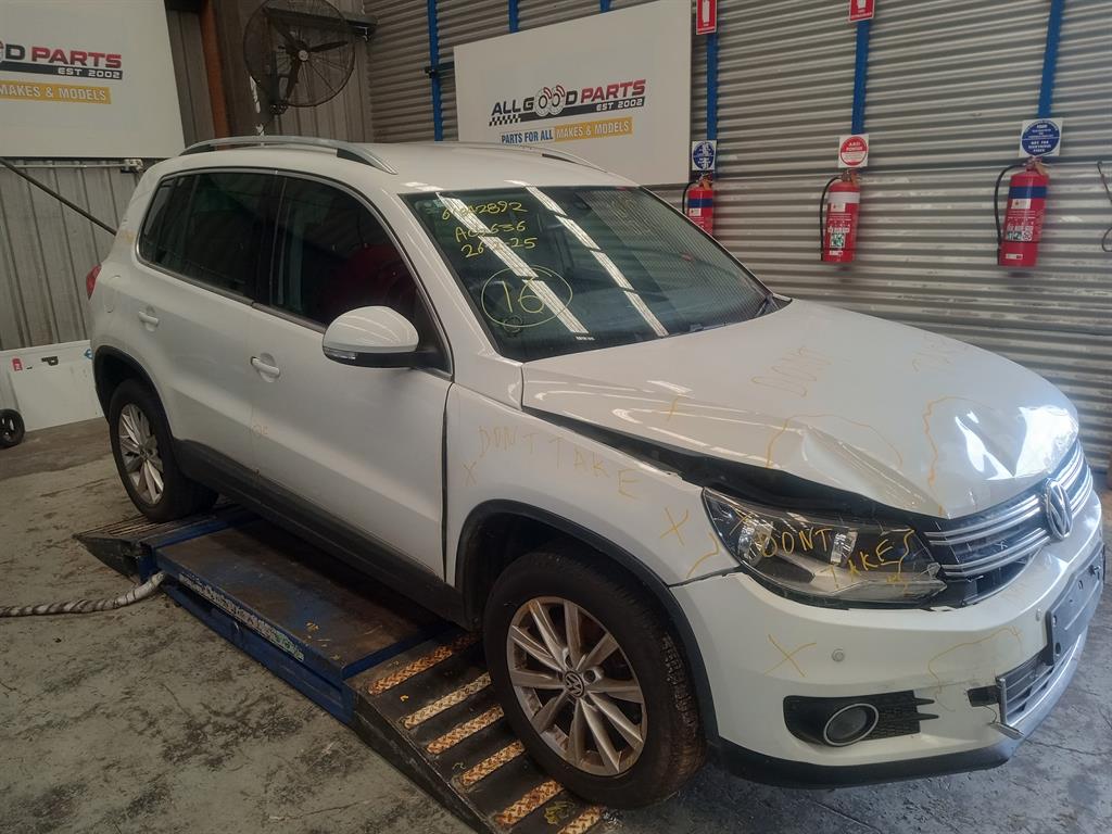 Volkswagen, Tiguan Air Cleaner/Box Air Cleaner 5N, 2.0, Petrol, Cawa/Cawb/Cczb/Cczc/Cczd Code, 05/08 08/16