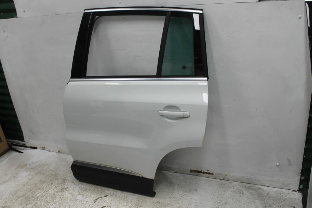 Volkswagen, Tiguan Left Rear Door 5N 05/08 08/16