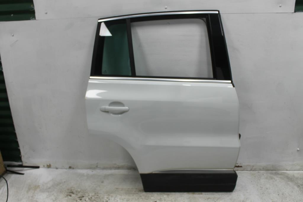 Volkswagen, Tiguan Right Rear Door 5N 05/08 08/16
