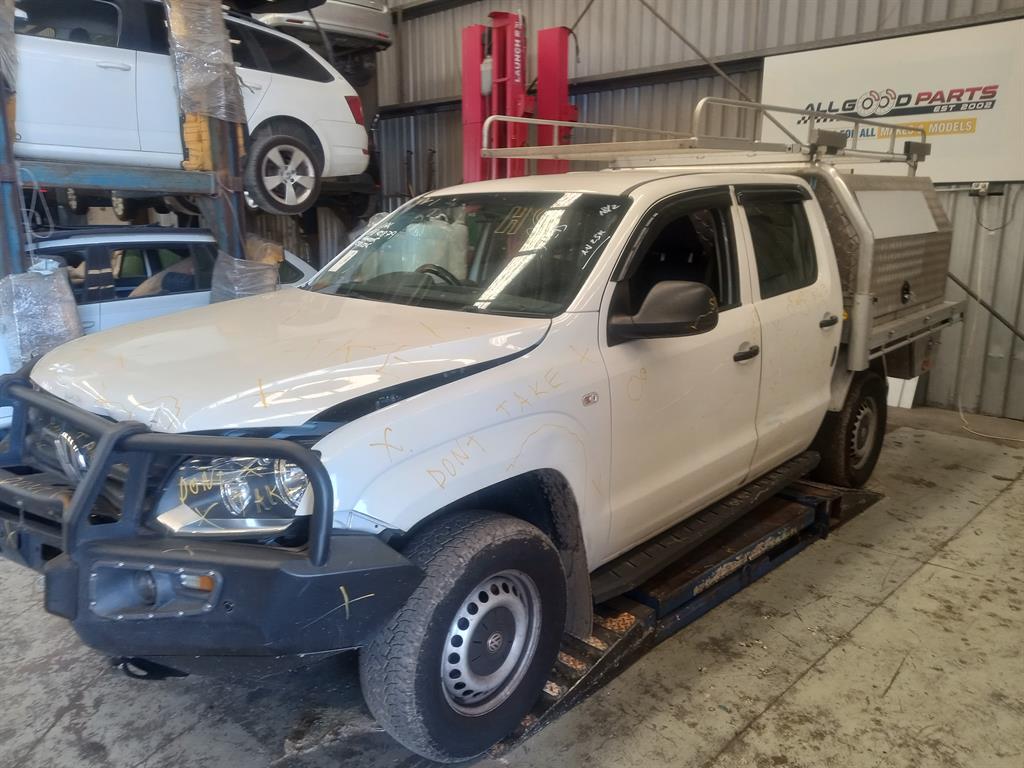 Volkswagen, Amarok Left Front Hub Assembly Auto, Rwd/Awd, Diesel, 2.0, 2H, 10/10-09/22