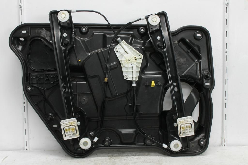 Fiat, Freemont Right Front Window Reg/Motor Jf 04/13 01/17