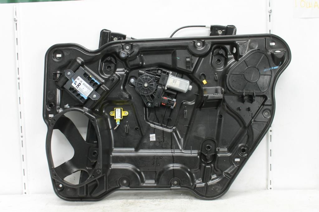 Fiat, Freemont Right Front Window Reg/Motor Jf 04/13 01/17