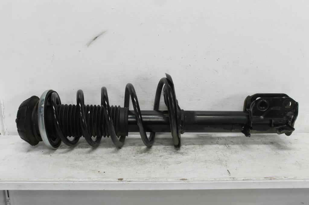 Suzuki, SX4 Left Front Strut Sedan/Hatch 2Wd/4Wd, 01/07 01/14