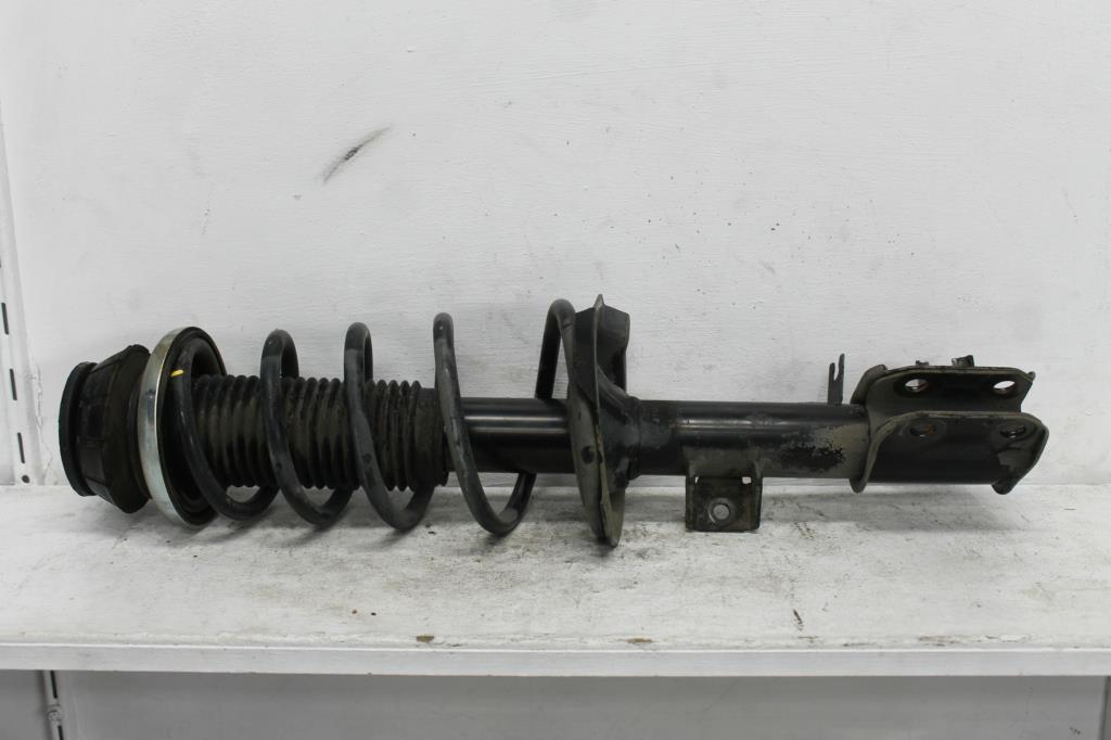 Suzuki, SX4 Right Front Strut Sedan/Hatch 2Wd/4Wd, 01/07 01/14