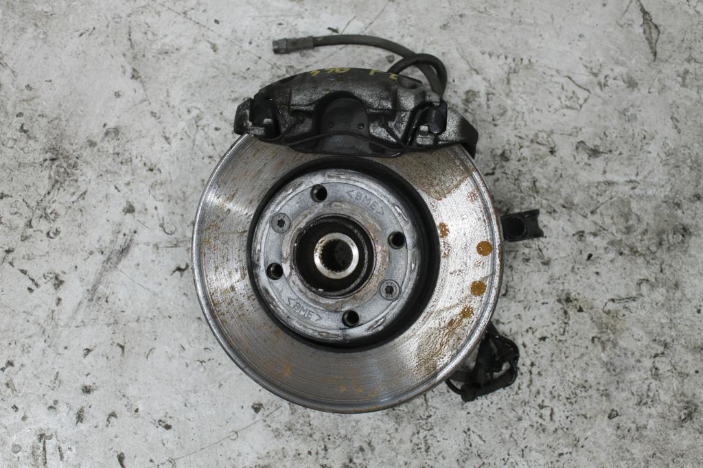 Renault, Clio Left Front Hub Assembly X98 Non Rs Sport Type, 09/13 10/19