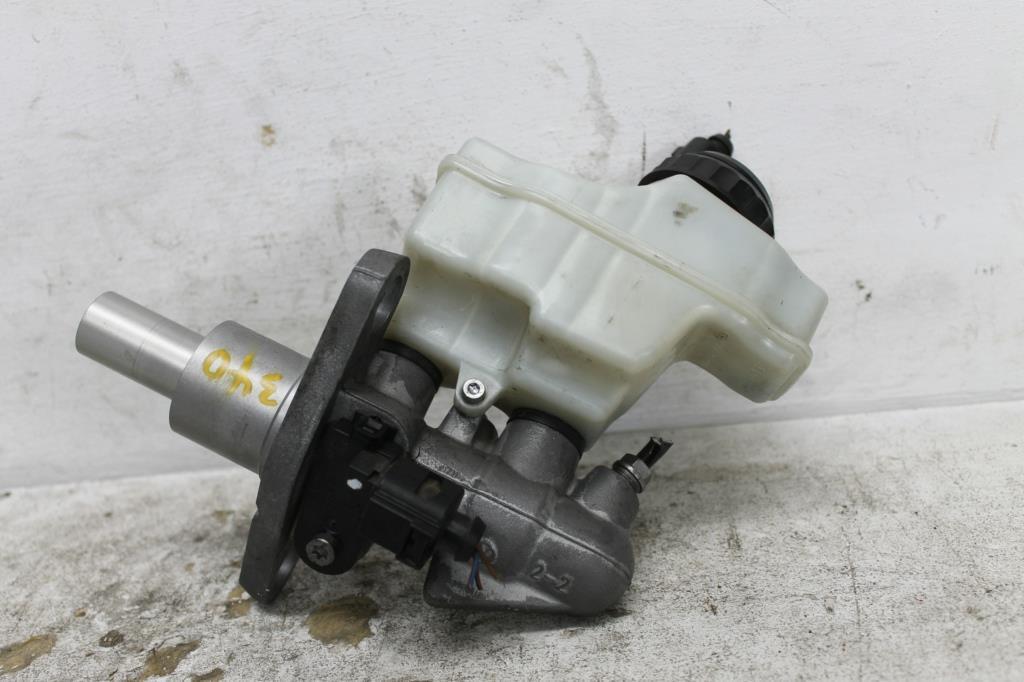 Volkswagen, Tiguan Master Cylinder 5N 08/11-08/16