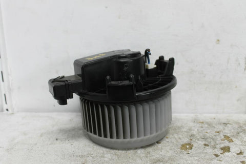 Toyota, RAV4 Heater Fan Motor Aca33/Aca38 2 Pin Plug, Non Climate Control Type, 11/05 11/12