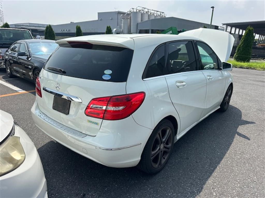 Mercedes, B Class Rear Bumper W246, Bumper Bar, W/ Chrome Highlight, Non Sport Type, 12/11-01/15