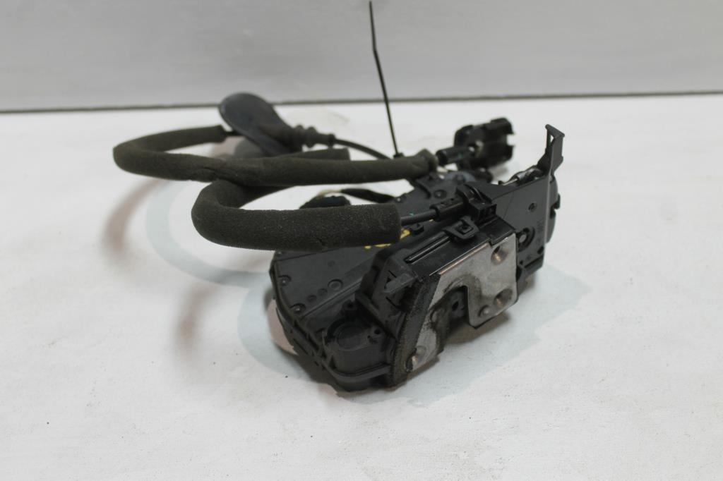 Renault, Clio Lock Mechanism Right Rear Door Lock, P/N 825002104R, X98, 09/13-10/19