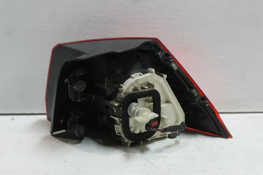 Volkswagen, Golf Left Taillight Gen 7, Wagon, Non Led Type, 11/12-03/17