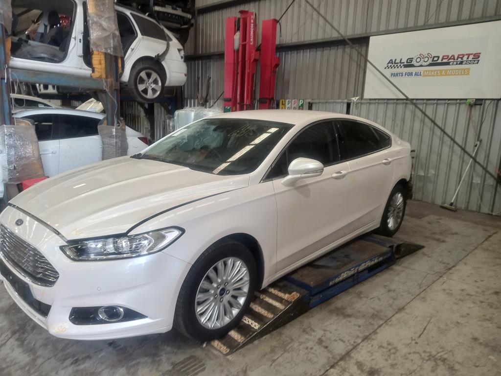 Ford, Mondeo Left Guard Liner Md, Front, 09/14-06/20
