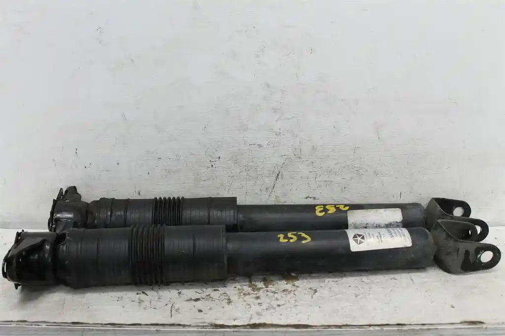 Jeep, Grand Cherokee Shock Absorber Wk Rear (Pair) Coil Spring Suspension Type 10/10 02/22