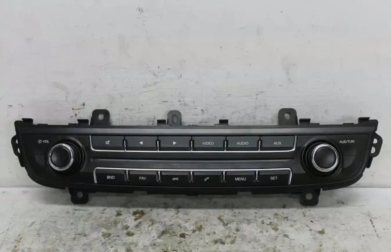 LDV, G10 Stereo/Head Unit Dash Radio Control Panel/Control Unit Black Face Sv7A/Sv7C Wagon/Van 04/15
