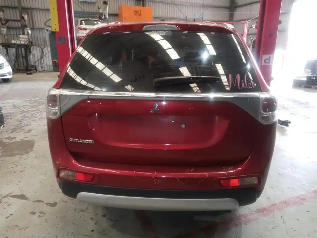 Mitsubishi, Outlander Washer Bottle Zj-Zk, Non H/Lamp Washer Type, 10/12-07/16 J0082