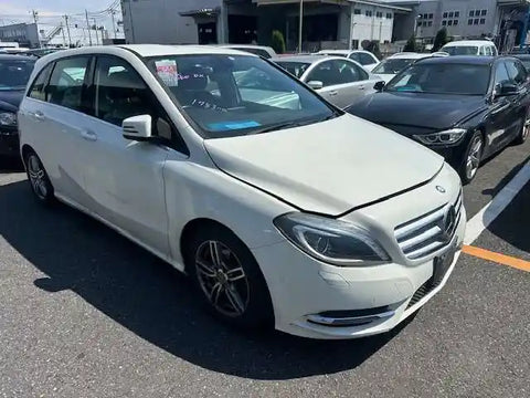 Mercedes, B Class Front Bumper W246, W/ Chrome Highlight & H/Lamp Washer Type, 12/11-01/15 J64877