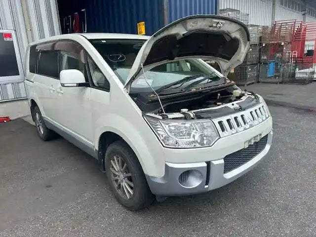 Mitsubishi, Delica Rear Garnish 5Th Gen 07 18 (Import)