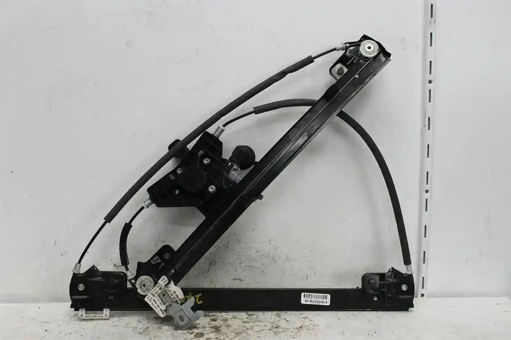 Nissan, Pathfinder Right Front Window Reg/Motor R52 06/13 04/21