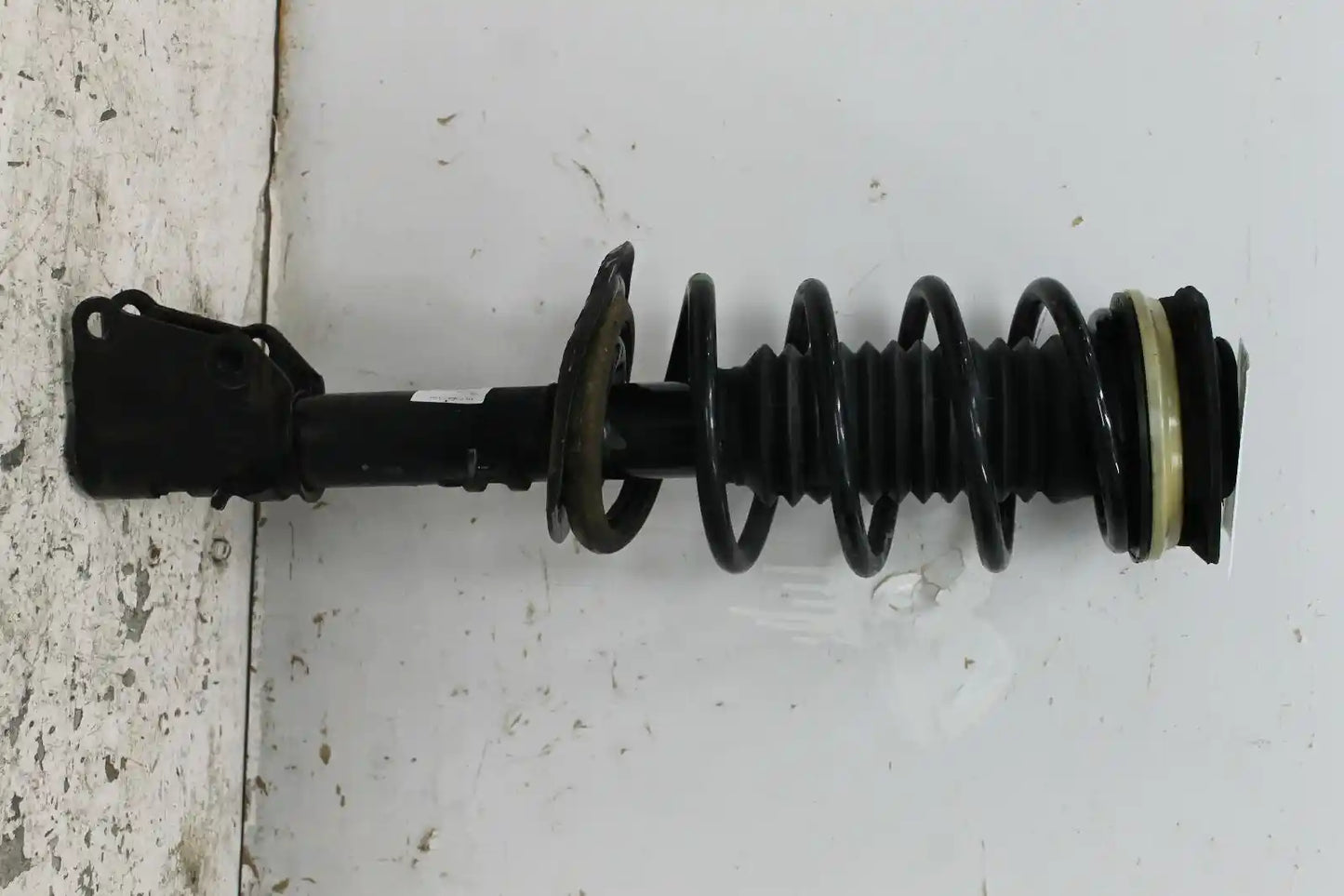 Renault, Kangoo Left Front Strut Petrol 1.6 X61 10/10 08/13