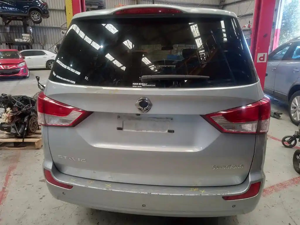 Ssangyong, Stavic Antenna 06/13-01/16 1826