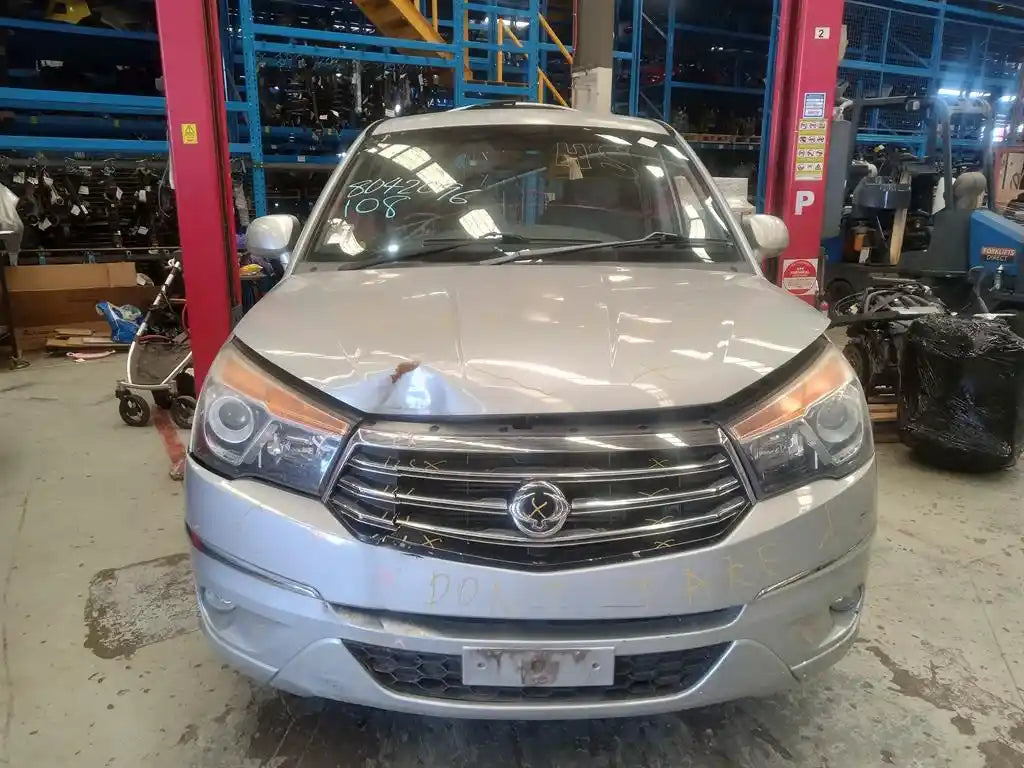 Ssangyong, Stavic Antenna 06/13-01/16 1826