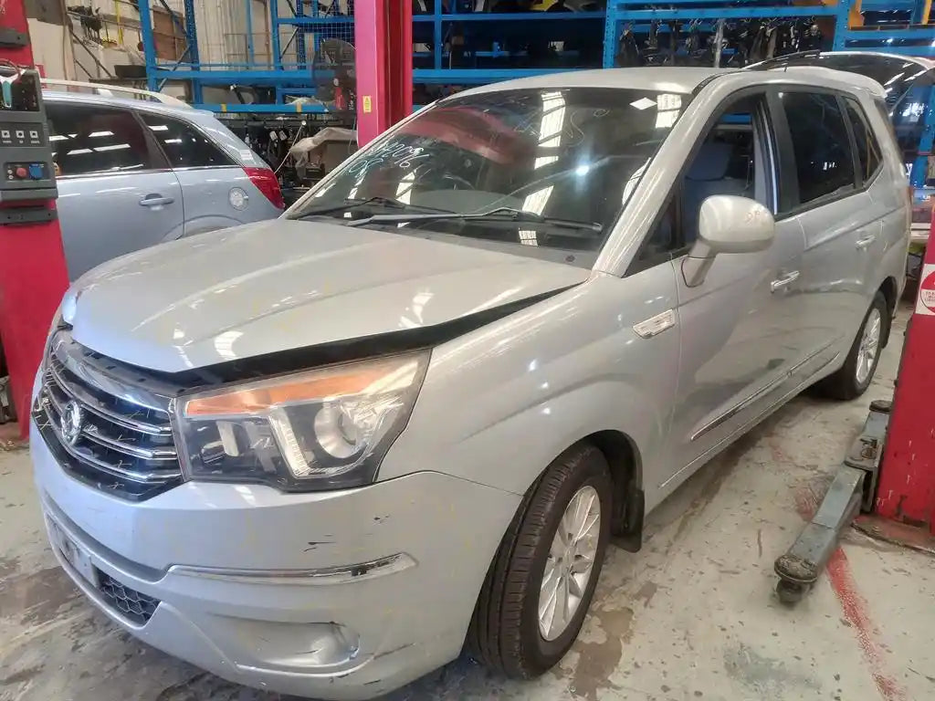 Ssangyong, Stavic Antenna 06/13-01/16 1826