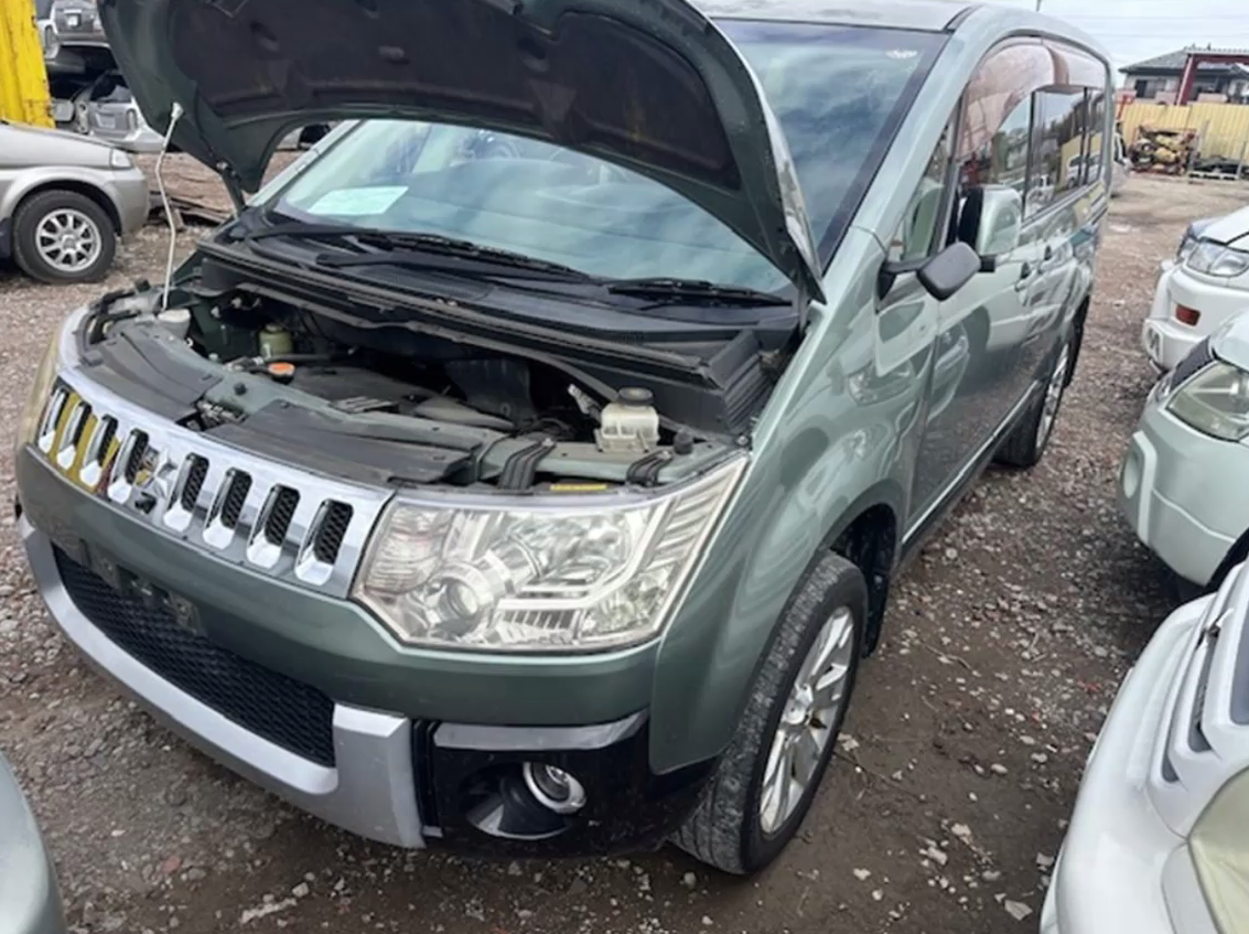 Mitsubishi, Delica Front Bumper 5Th Gen 07- (Import)