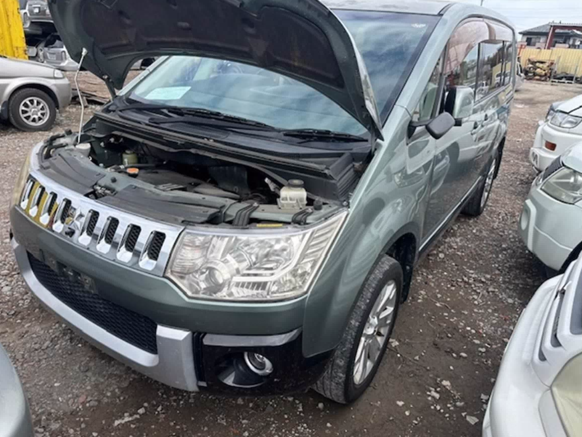 Mitsubishi, Delica Left Taillight 5Th Gen 07- (Import)