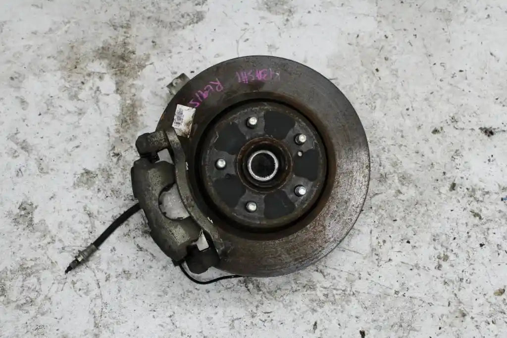 Suzuki, Kizashi Left Front Hub Assembly Fr, 12/09-01/17 J1604