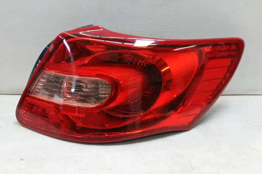Suzuki, Kizashi Right Taillight Fr, 12/09-01/17 J82465