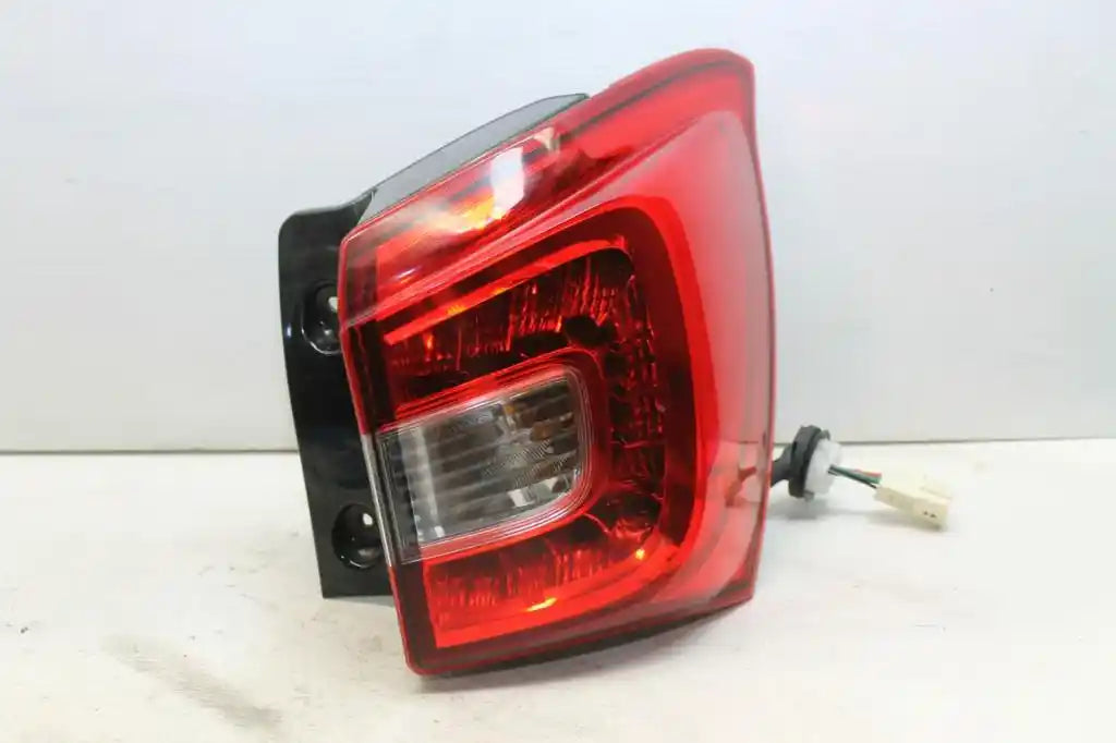 Suzuki, S Cross Right Taillight Jy In Body Led Type 11/16 05/22