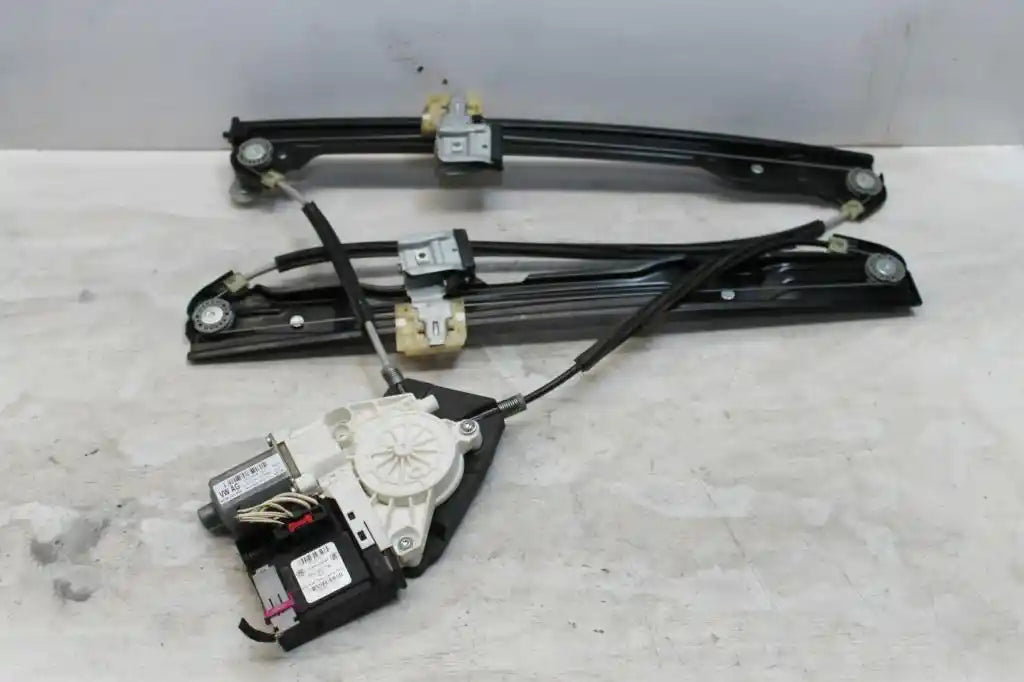 Volkswagen, Caddy Left Front Window Reg/Motor 2Kn Power 12/15 02/21