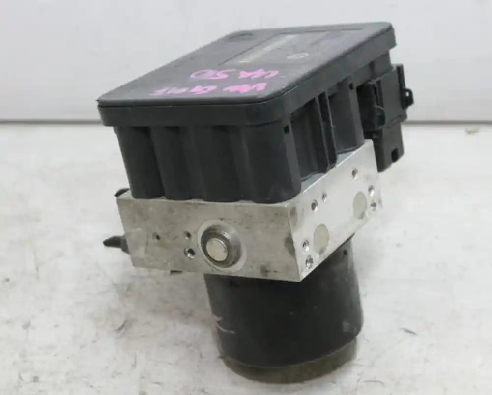Volkswagen, Golf Abs Pump/Modulator Gen 5, On Motor P/N 1K0614517Ac, 06/04-02/09 J99878