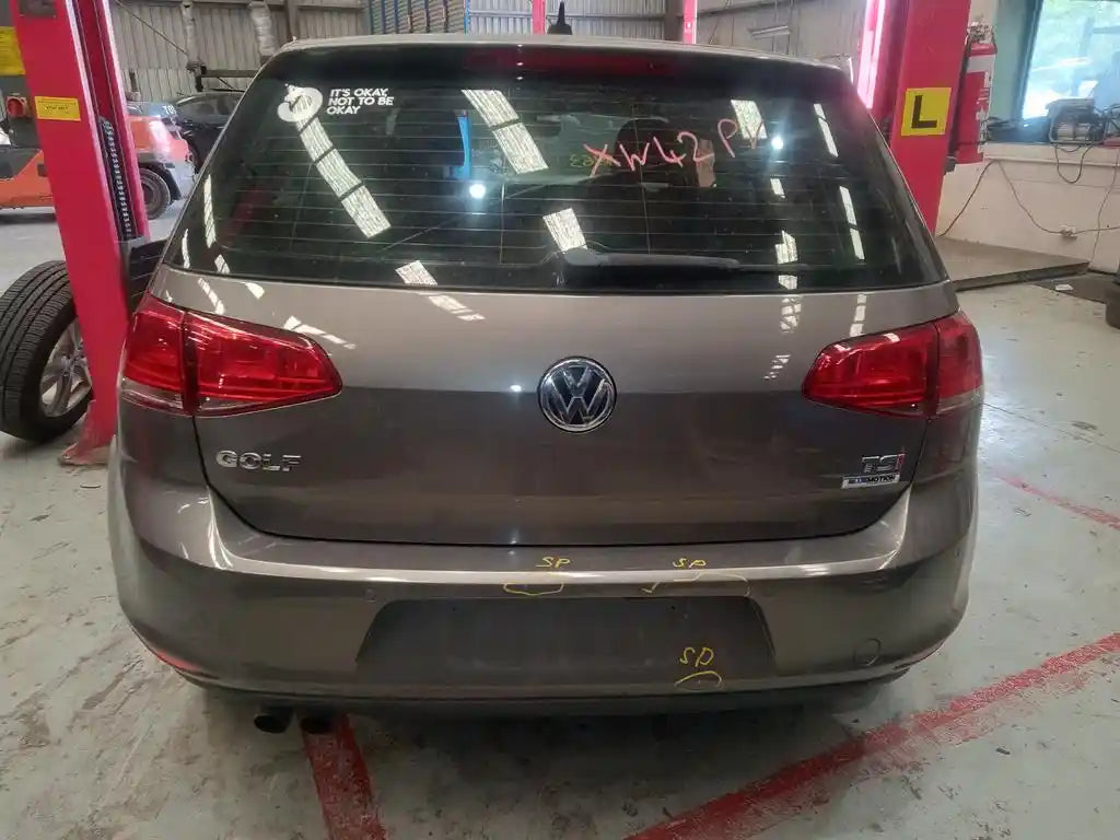 Volkswagen, Golf Left Taillight Gen 7 Hatch Standard Trendline/Comfortline Non Led Type Non Tinted Type 12/12 03/17