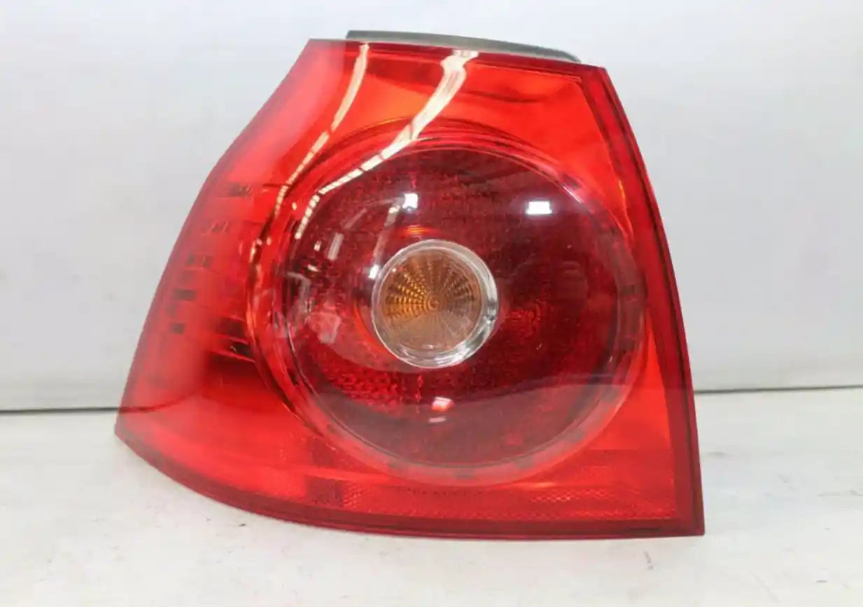 Volkswagen, Golf Left Taillight Gen 5, Hatch, Non Tinted Type, 06/04-02/09 J989