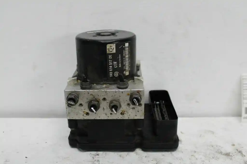 Volkswagen, Golf Abs Pump/Modulator Gen 6, On Motor P/N 1K0614517De, 10/08-03/13 J99868