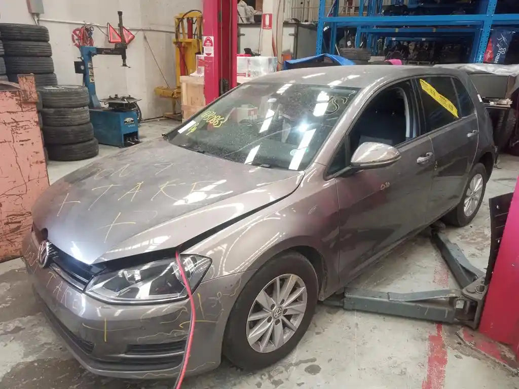 Volkswagen, Golf Left Guard Gen 7 Non Flare Type 12/12 03/17