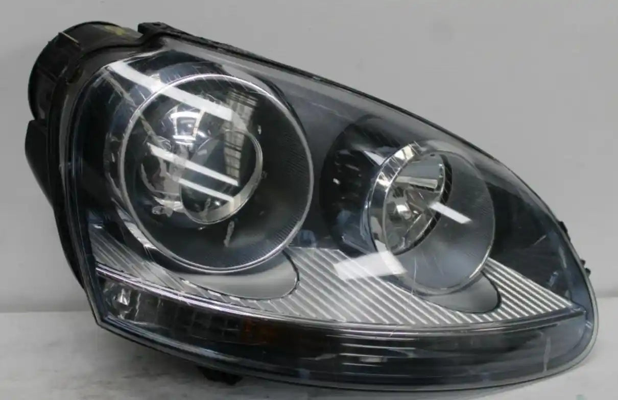 Volkswagen, Golf Right Headlamp Gen 5, Xenon, Black Insert Type, 06/04-02/09 J0151