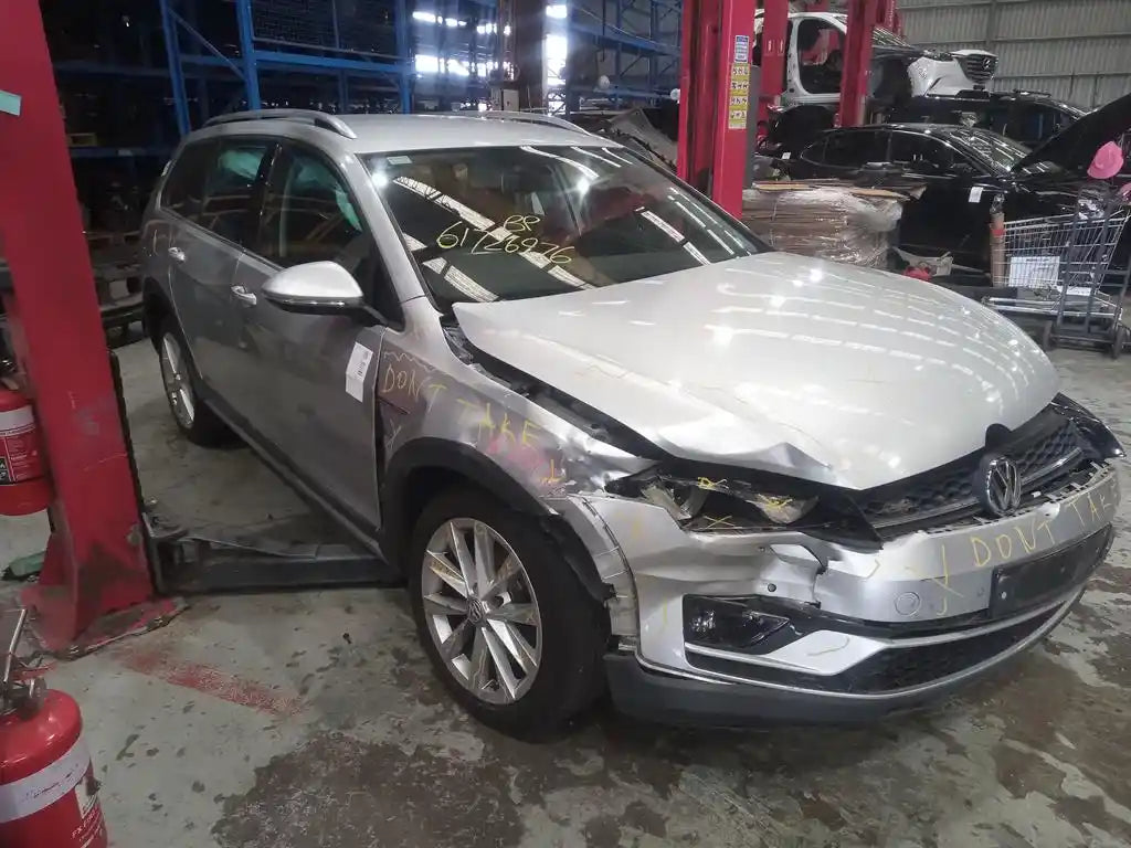 Volkswagen, Golf Air Cleaner/Box Air Cleaner Gen 7 1.8 Petrol 05/15